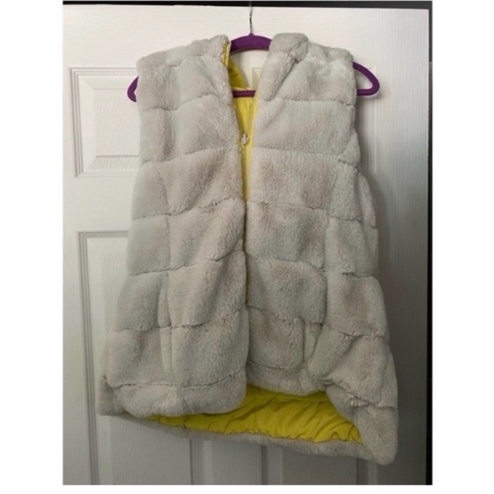 MAURICES Winter Puffer Reversible Vest - Picture 4 of 6